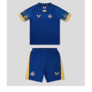 Newcastle United babykläder Bortatröja barn 2022-23 Korta ärmar (+ Korta byxor)